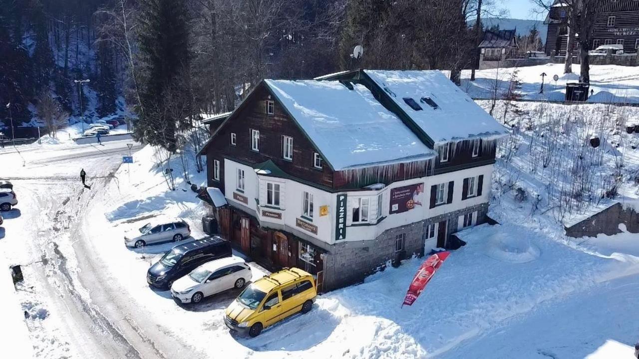 Penzion Sofinata & Pizzeria Špindlerŭv Mlýn מראה חיצוני תמונה